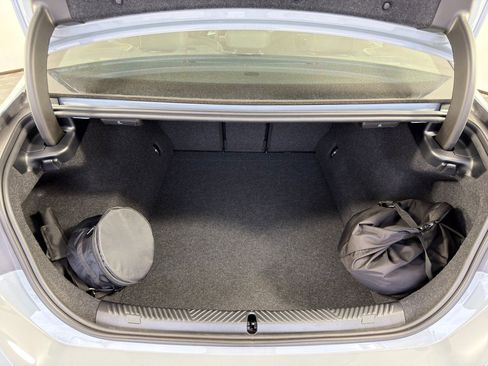 New 2026 BMW 550e xDrive image 33