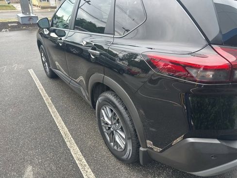 Used 2022 Nissan Rogue S image 4