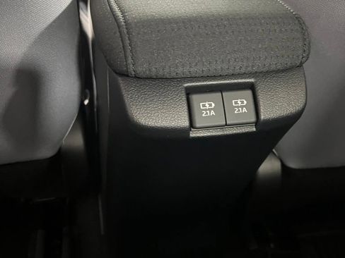 Certified 2022 Toyota Prius LE FWD image 15