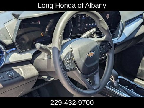 Used 2024 Chevrolet Trax LT FWD image 14