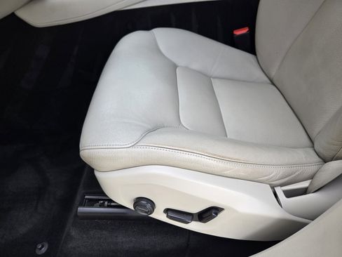 Used 2021 Volvo XC90 T6 Momentum w/ Protection Package Premier image 36