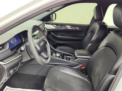 Used 2023 Jeep Grand Cherokee Altitude AWD/4WD image 18