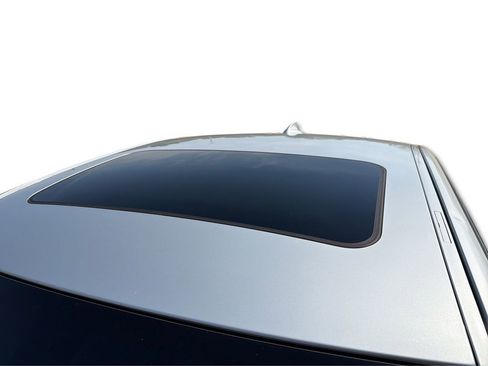 Used 2015 BMW 320i Sedan w/ Sport Package image 13