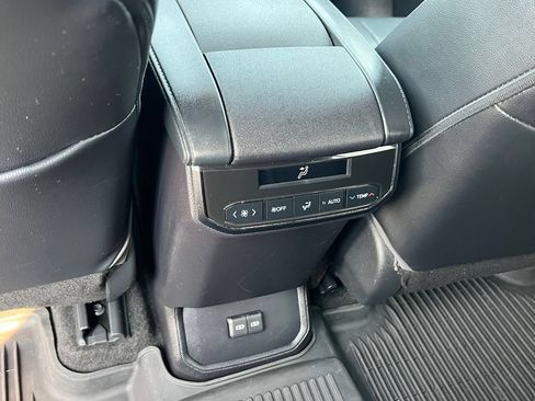 Used 2023 Toyota Highlander XSE AWD/4WD image 19