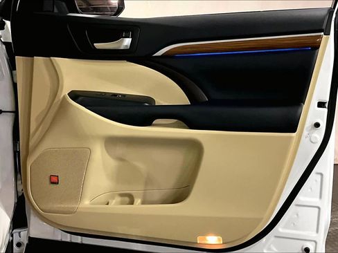 Used 2019 Toyota Highlander Limited image 43