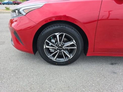 Used 2024 Kia Forte LXS FWD image 9