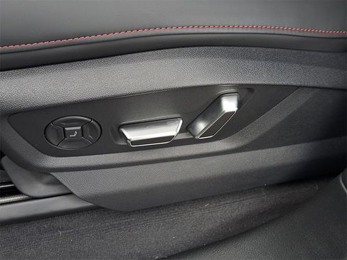 New 2026 Audi SQ7 Prestige image 18