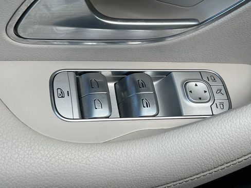 Used 2022 Mercedes-Benz GLS 450 4MATIC image 15