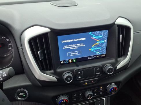 Used 2024 GMC Terrain SLT w/ Infotainment Package II AWD/4WD image 28