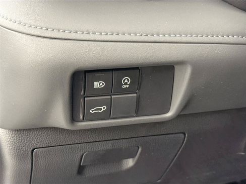 Used 2023 Toyota Highlander XSE FWD image 15