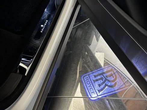 Used 2020 Rolls-Royce Cullinan AWD/4WD image 24