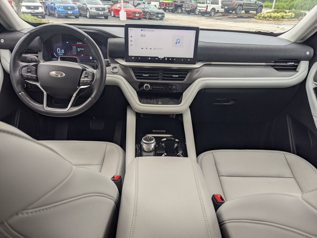 Used 2025 Ford Explorer Platinum w/ Ultimate Package AWD/4WD image 25