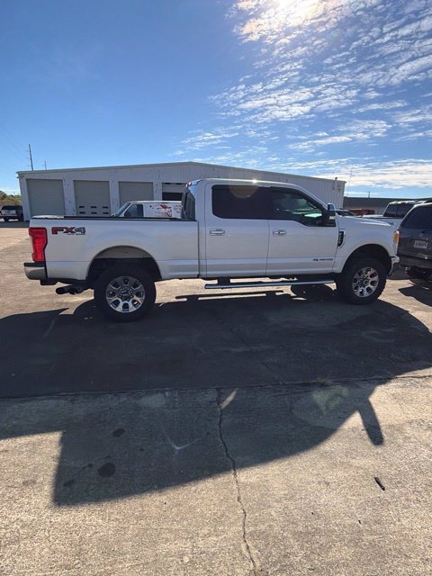 Used 2017 Ford F250 Lariat w/ Lariat Ultimate Package AWD/4WD image 10