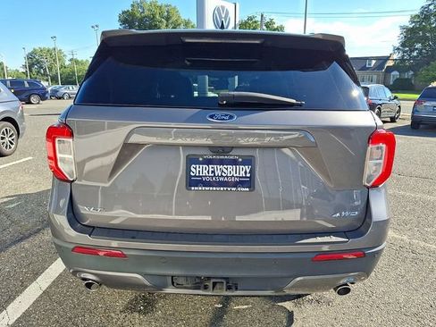Used 2023 Ford Explorer XLT w/ Equipment Group 202A AWD/4WD image 5