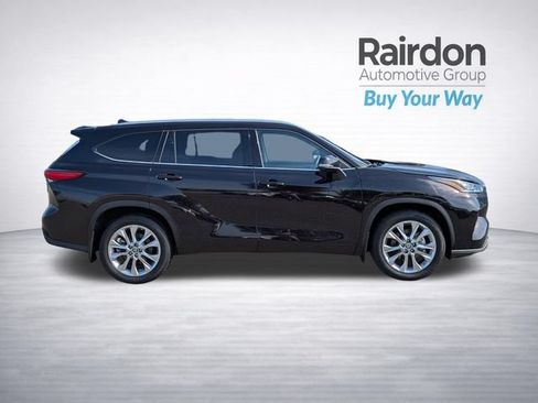 Used 2022 Toyota Highlander Limited AWD/4WD image 10