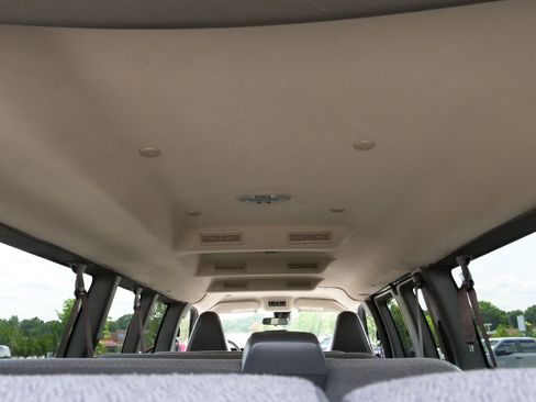 Used 2019 Chevrolet Express 3500 LT w/ LT Preferred Equipment Group RWD image 19