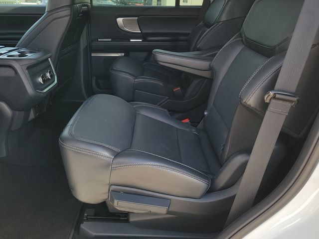 Certified 2025 Ford Expedition Platinum AWD/4WD image 8