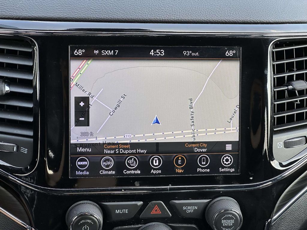 Used 2020 Jeep Grand Cherokee Limited AWD/4WD image 17
