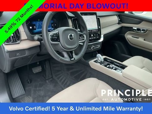 Certified 2025 Volvo XC90 B6 Plus AWD/4WD image 30
