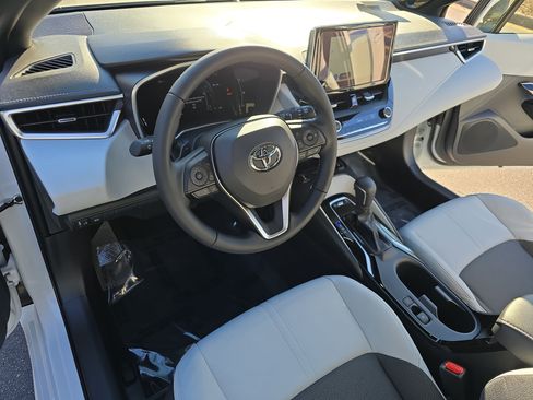Certified 2025 Toyota Corolla XSE image 17