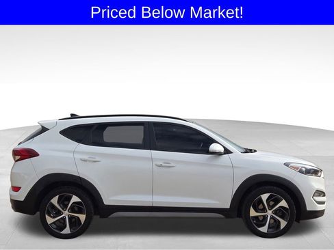 Used 2018 Hyundai Tucson Value image 3