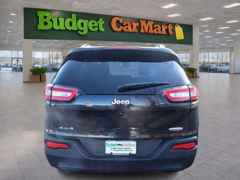 Used 2016 Jeep Cherokee Latitude w/ Cold Weather Group AWD/4WD image 7