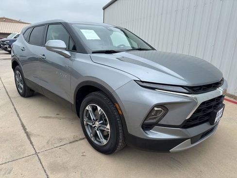 Used 2025 Chevrolet Blazer LT AWD/4WD image 1