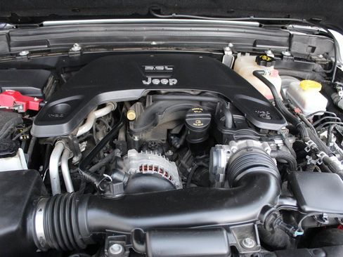 Used 2020 Jeep Wrangler Unlimited Sport image 11