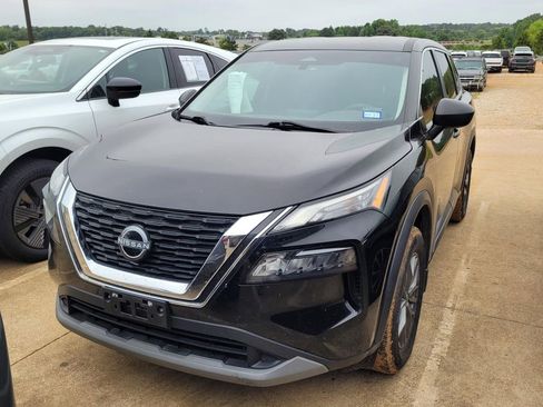 Used 2022 Nissan Rogue S FWD image 2