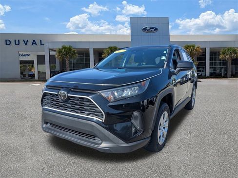 Used 2019 Toyota RAV4 LE image 7