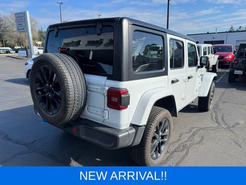 Used 2023 Jeep Wrangler Unlimited Sahara image 4
