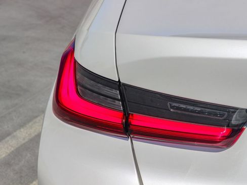 Used 2020 BMW 330i Sedan w/ Convenience Package RWD image 7