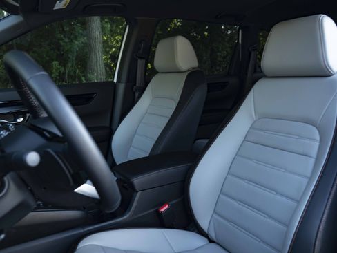 Used 2026 Honda CR-V Sport Touring image 17