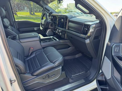 Used 2026 Ford F450 Platinum w/ FX4 Off-Road Package AWD/4WD image 13