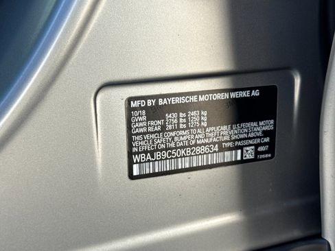 Used 2019 BMW M550i xDrive image 38