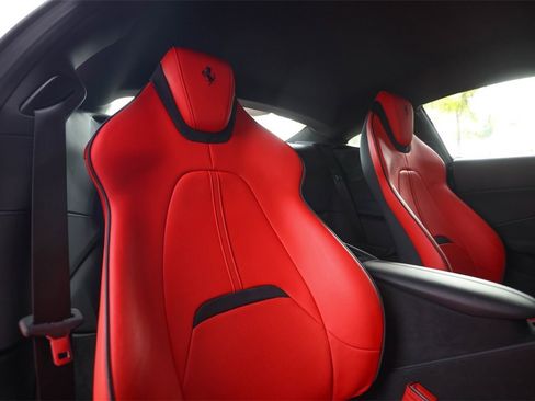Certified 2022 Ferrari Roma image 38