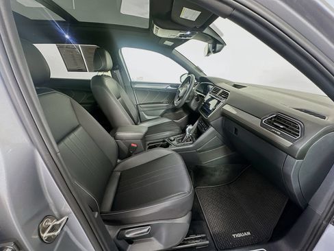 Used 2023 Volkswagen Tiguan SE R-Line AWD/4WD image 32