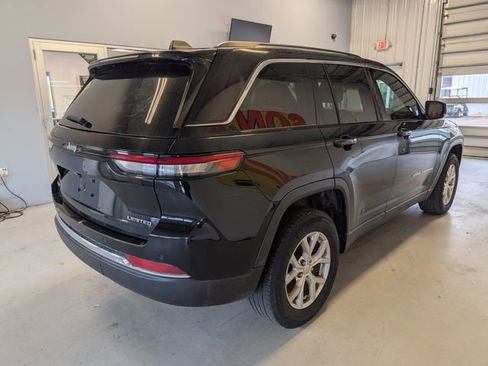 Used 2023 Jeep Grand Cherokee Limited AWD/4WD image 5