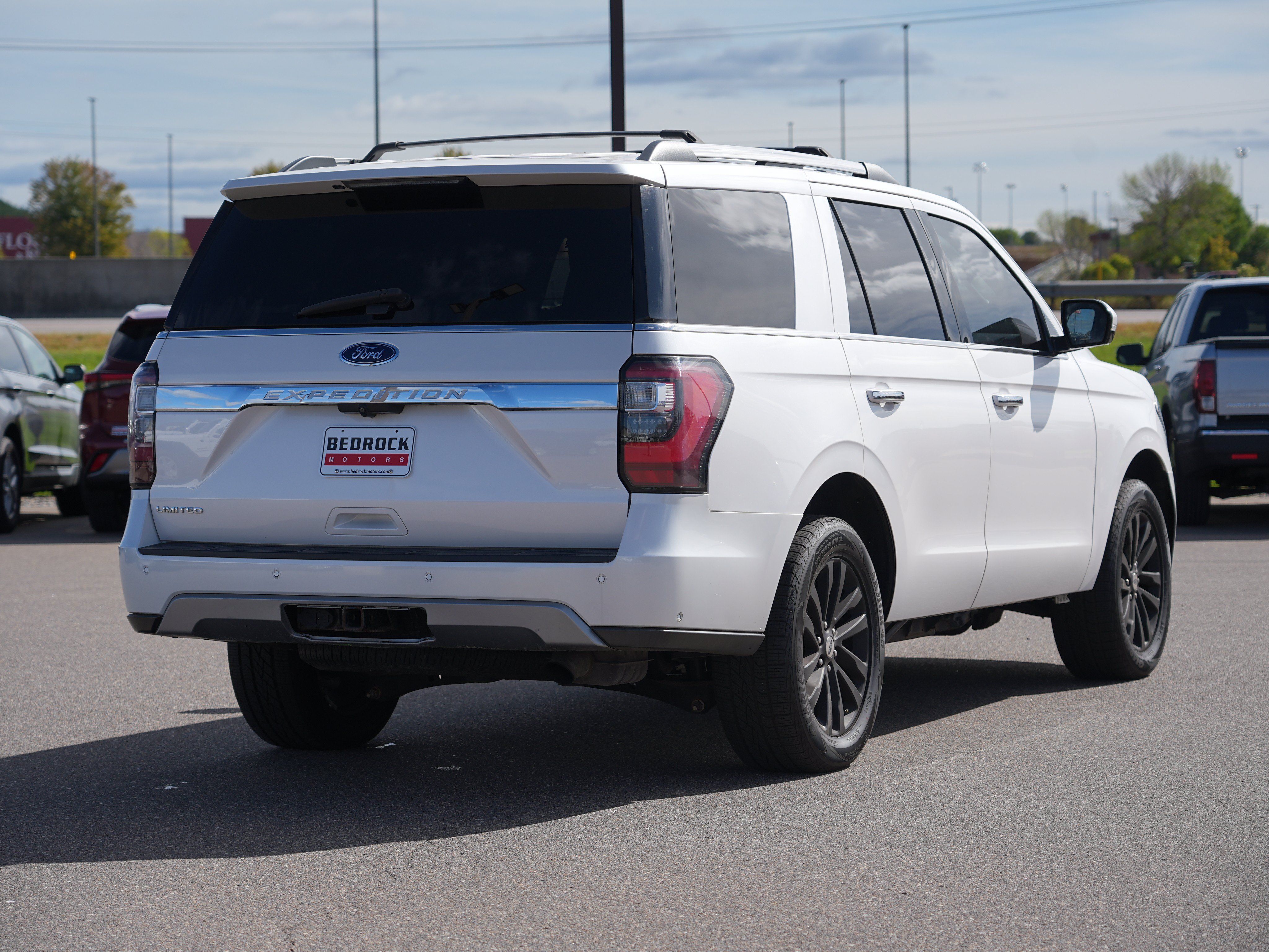 Used 2019 Ford Expedition Limited w/ Equipment Group 301A AWD/4WD image 3