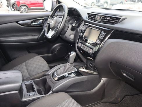 Certified 2021 Nissan Rogue Sport SV image 23