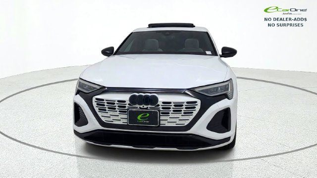 Used 2024 Audi Q8 e-tron Prestige w/ Prestige Package AWD/4WD image 2