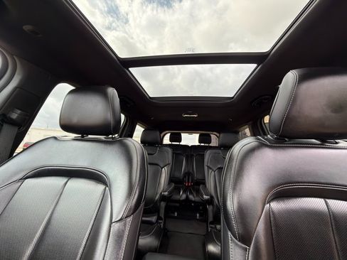 Used 2024 Jeep Grand Cherokee L Limited w/ Luxury Tech Group II image 32