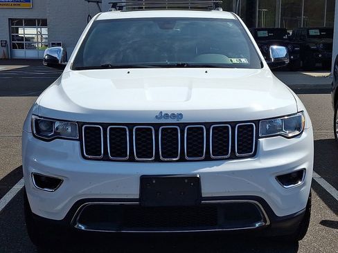Used 2017 Jeep Grand Cherokee Limited image 3