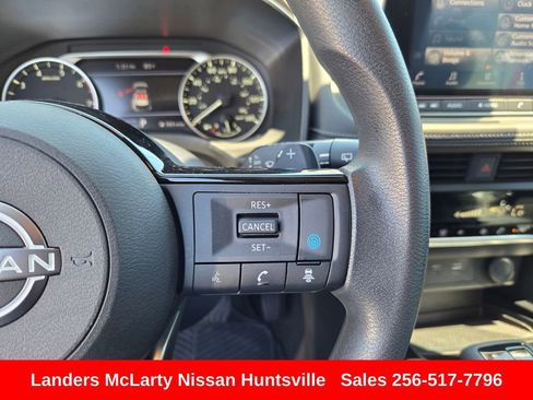 Used 2023 Nissan Rogue SV FWD image 23