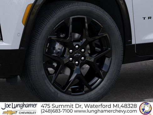 New 2026 Chevrolet Traverse RS w/ LPO, Floor Liner Package AWD/4WD image 9