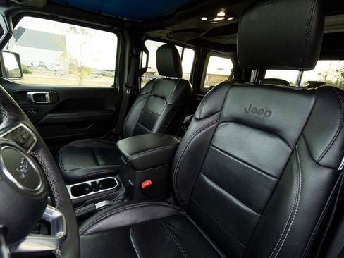 Used 2019 Jeep Wrangler Unlimited Sahara w/ Quick Order Package 24M Moab image 27