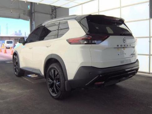 Used 2023 Nissan Rogue SV w/ SV Premium B Package AWD/4WD image 9