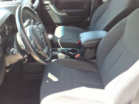 Used 2018 Jeep Wrangler Sport AWD/4WD image 15