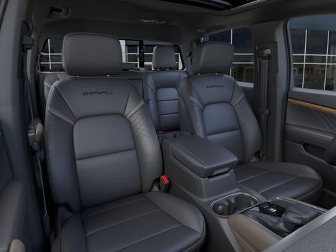 Used 2026 GMC Canyon Denali AWD/4WD image 16