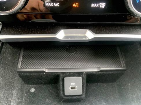 Used 2023 Land Rover Range Rover Long Wheelbase Autobiography image 34